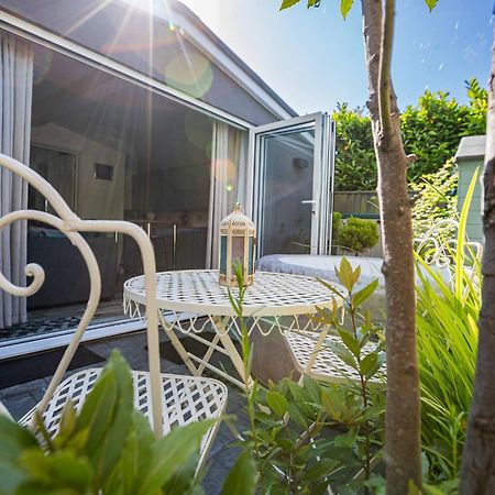 Hideaway Cabin For Two On Edge Of New Forest クライストチャーチ エクステリア 写真