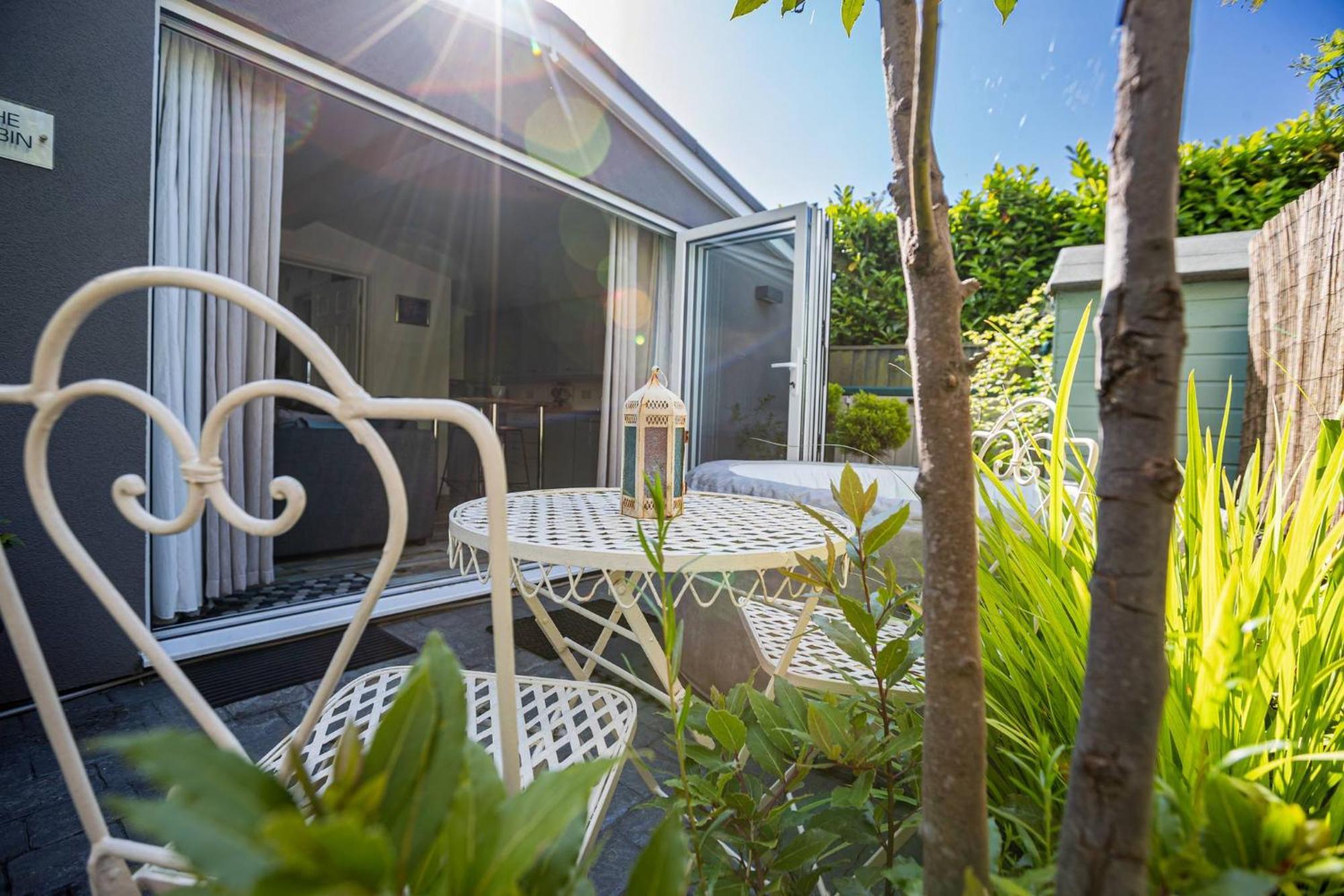 Hideaway Cabin For Two On Edge Of New Forest クライストチャーチ エクステリア 写真
